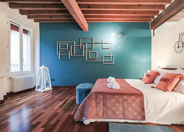 Charme View Of Piazza Trento - Trieste Apartment