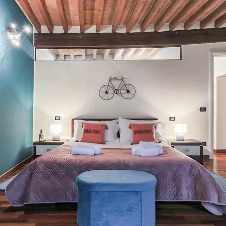 Charme - Vista Su Piazza Trento-trieste Apartamento *