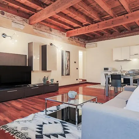 Apartamento Charme - Vista Su Piazza Trento-trieste