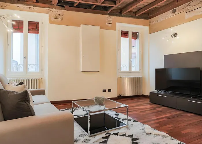 Charme View Of Piazza Trento - Trieste Ferrara